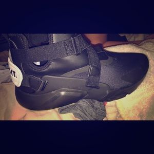 Nike air huarache city